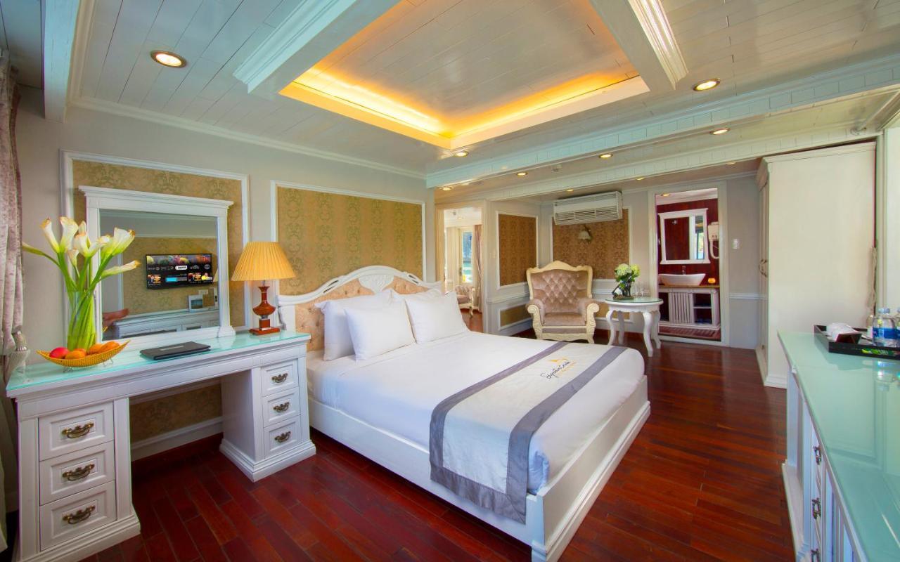 Signature Halong Cruise Hạ Long