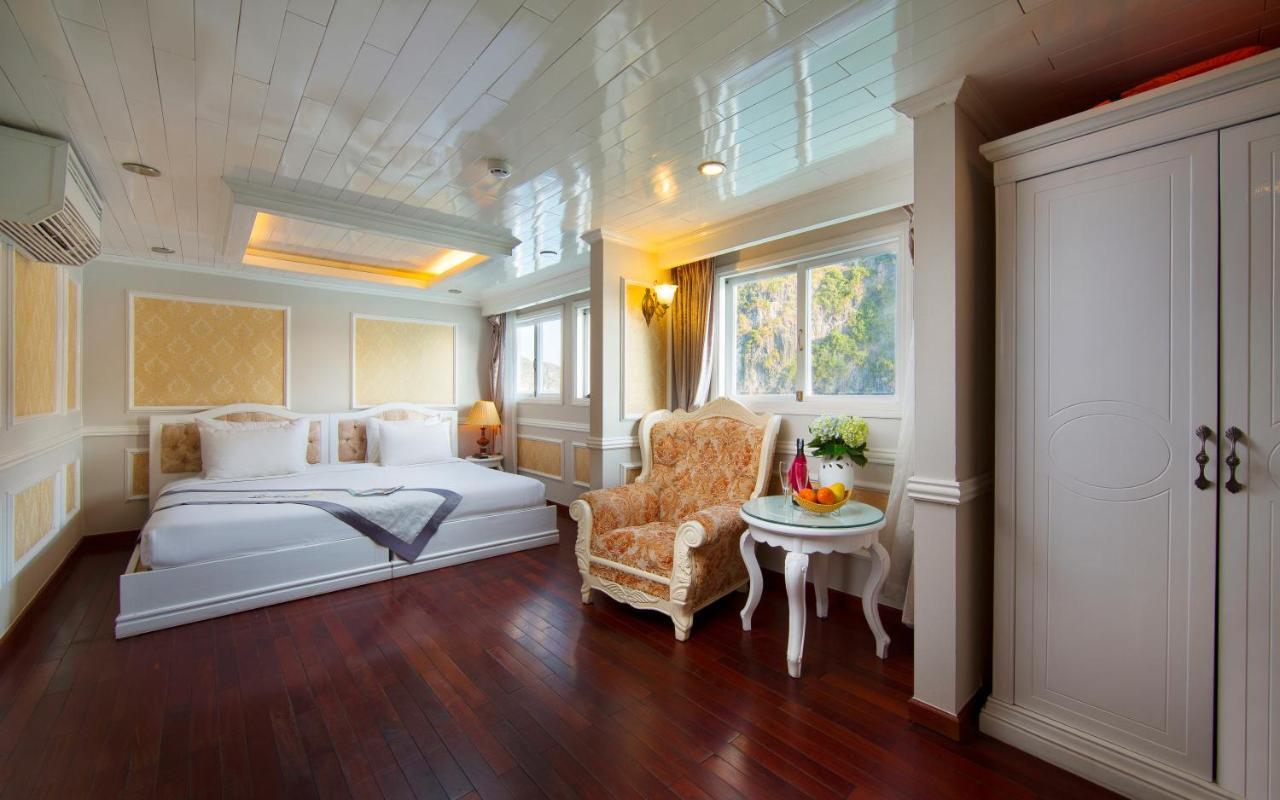 Signature Halong Cruise  Hạ Long