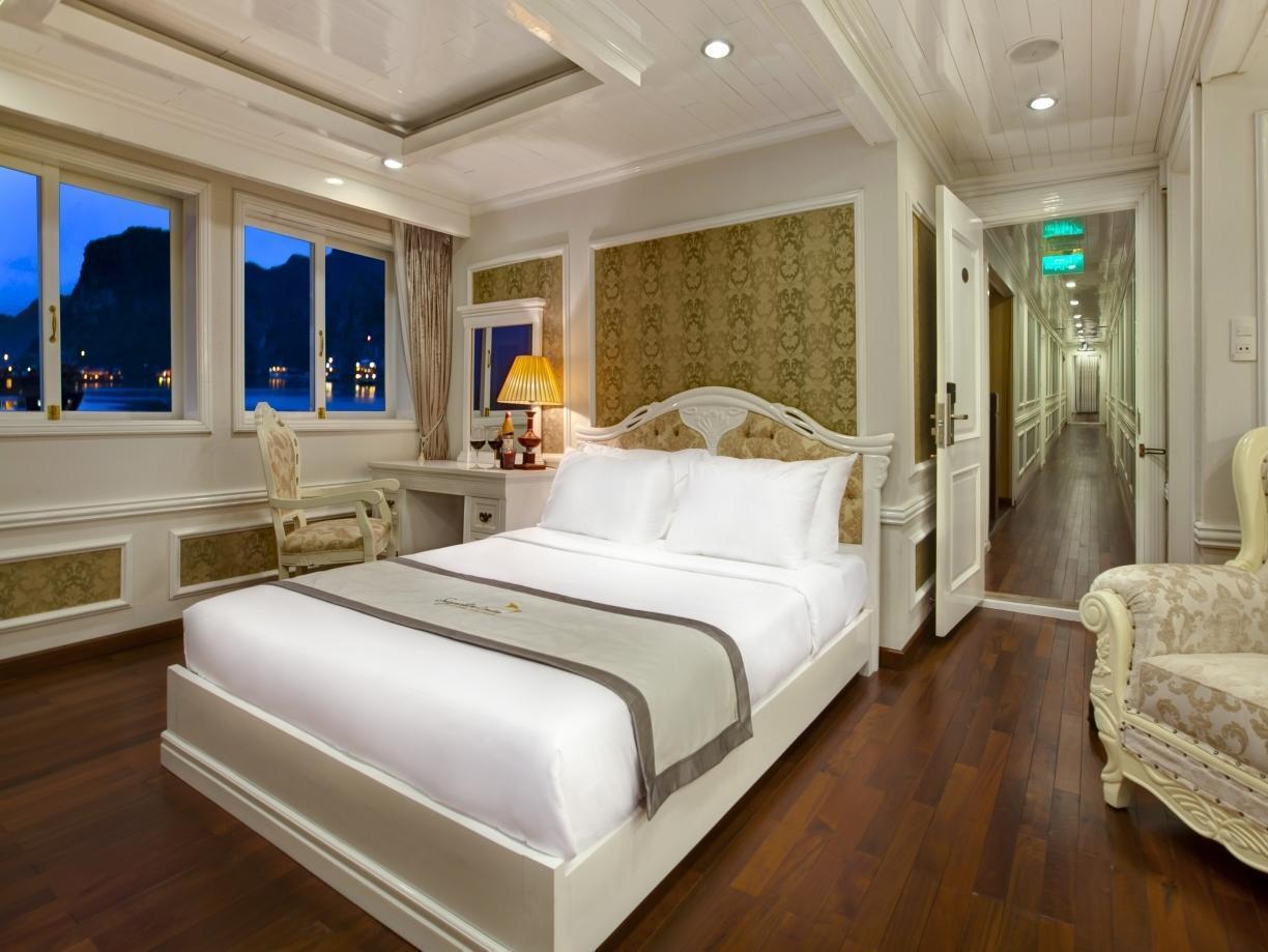 Signature Halong Cruise 5* Ha Long