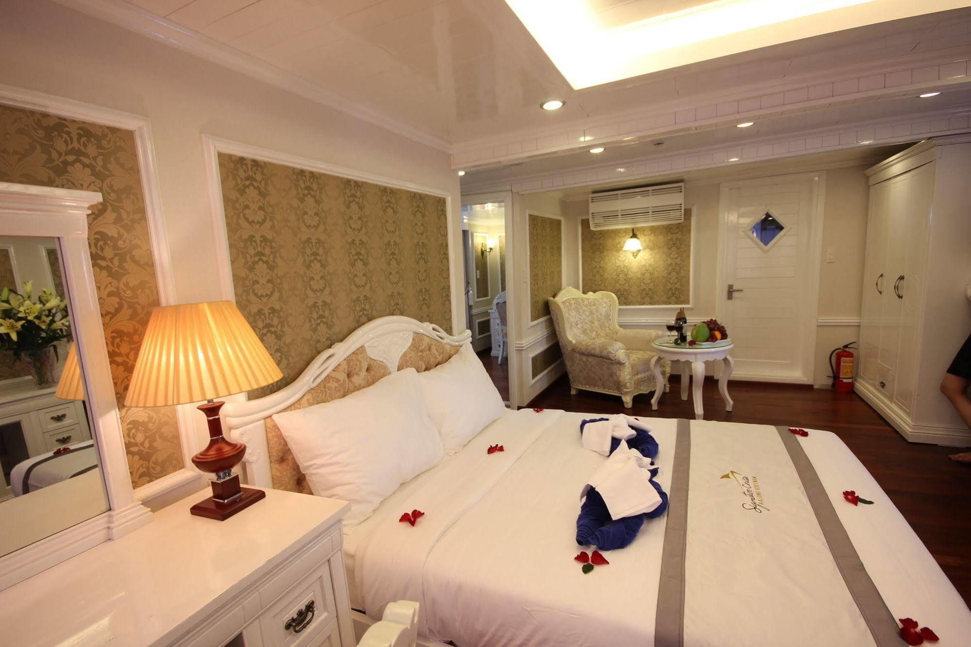 Signature Halong Cruise Ha Long