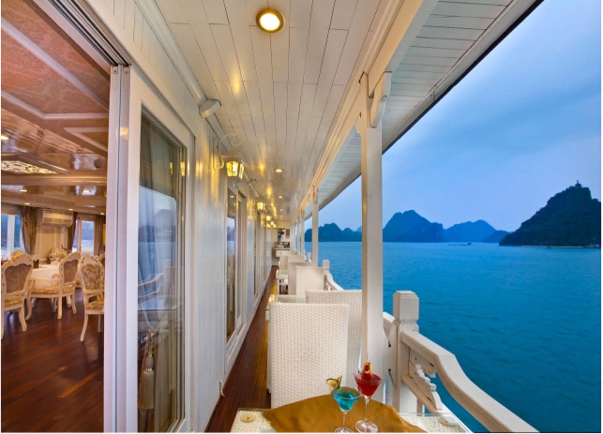 Signature Halong Cruise 5* Ha Long