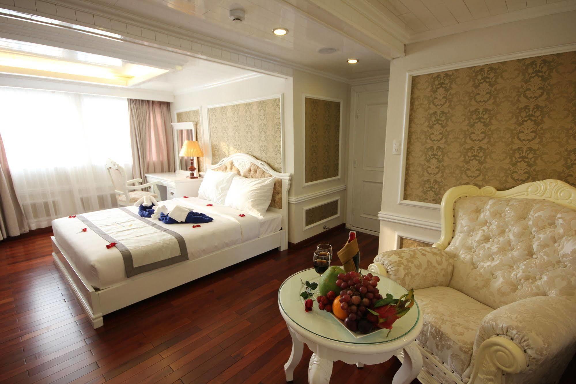  Signature Halong Cruise Ha Long